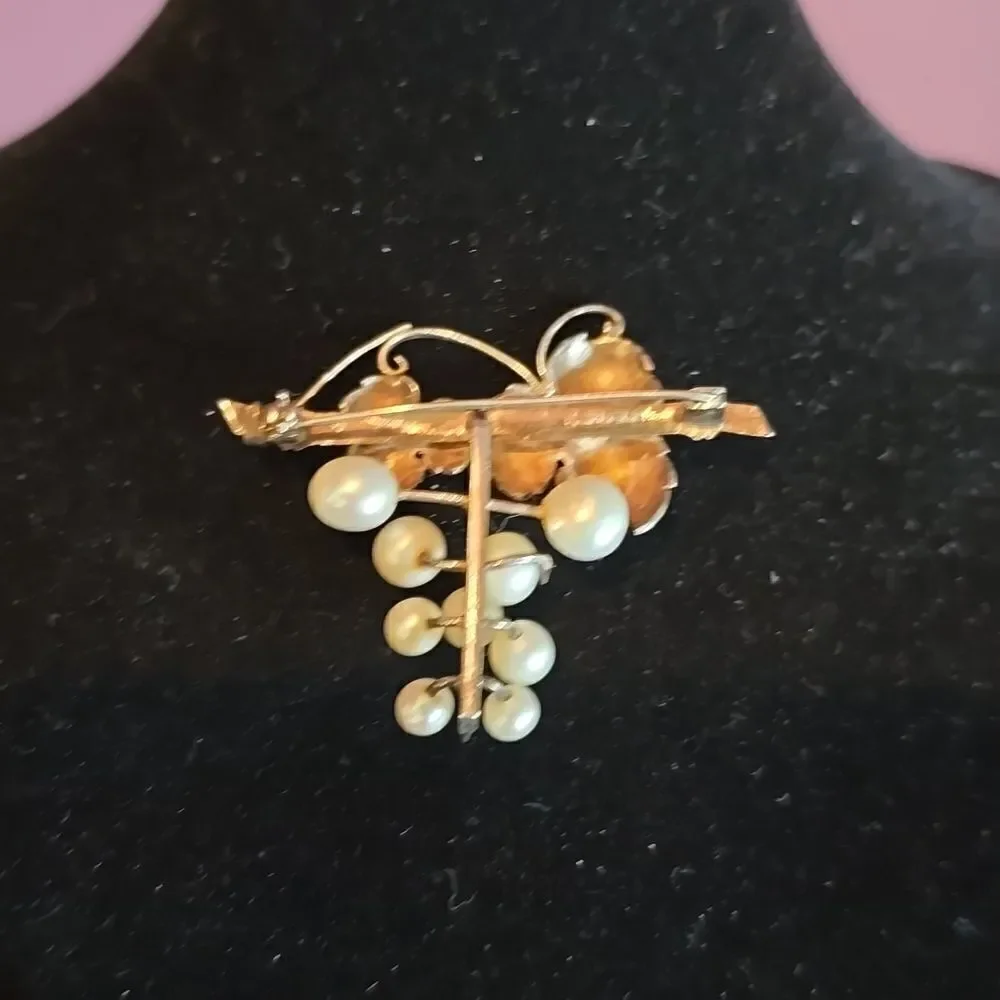 Vintage Brooche Pin, Real Pearls! Cluster Grapes & Leaves Design!